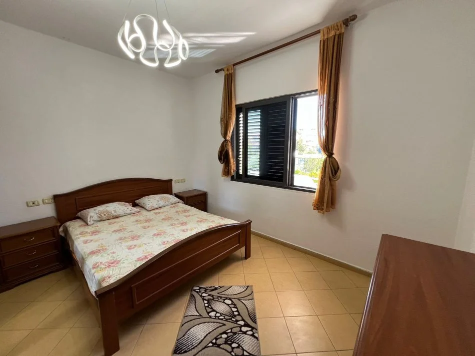 Tirane, jepet me qera shtepi 1+1 Kati 2, 350 € 