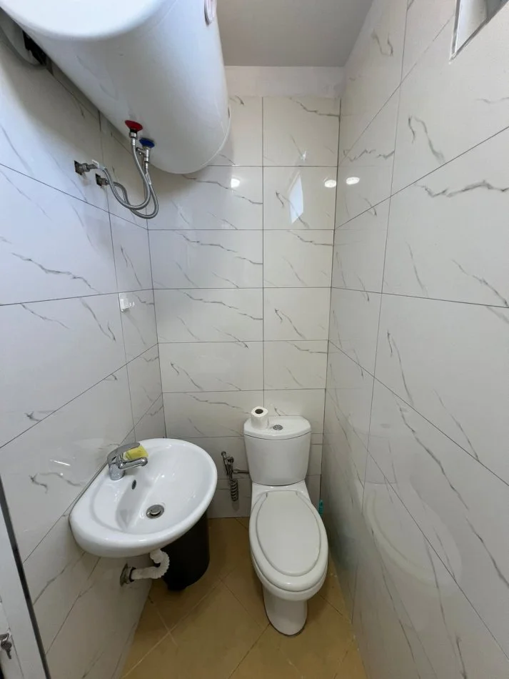 Tirane, jepet me qera shtepi 1+1 Kati 2, 350 € 