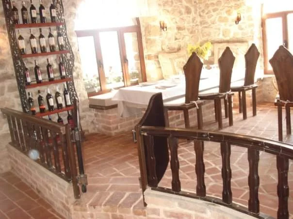 Tirane, shitet VILË 3 Katshe , 570 m² 400.000 € (SURREL)