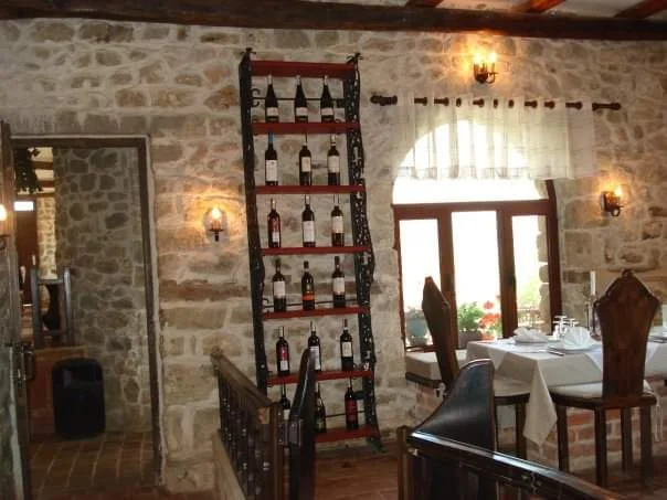 Tirane, shitet VILË 3 Katshe , 570 m² 400.000 € (SURREL)