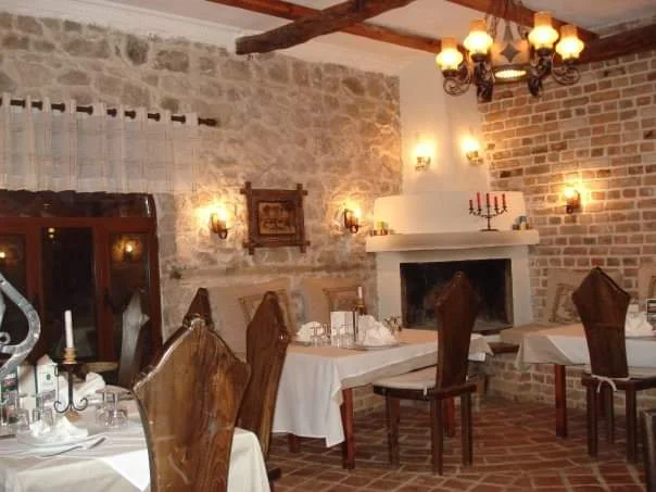 Tirane, shitet VILË 3 Katshe , 570 m² 400.000 € (SURREL)