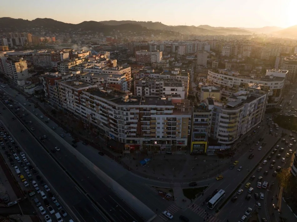 Tirane, shes apartament 1+1 Kati 3, 63 m² 126.000 € (Astir)