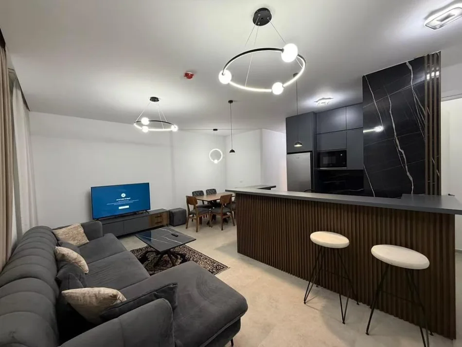 Tirane, jepet me qera apartament 2+1 Kati 4, 115 m² 1.250 € (Liqeni i Thate)