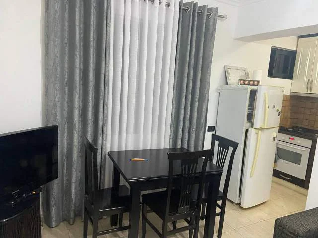 Tirane, jepet me qera apartament 2+1+Ballkon Kati 5, 75 m² 500 € (Rr Durresit)