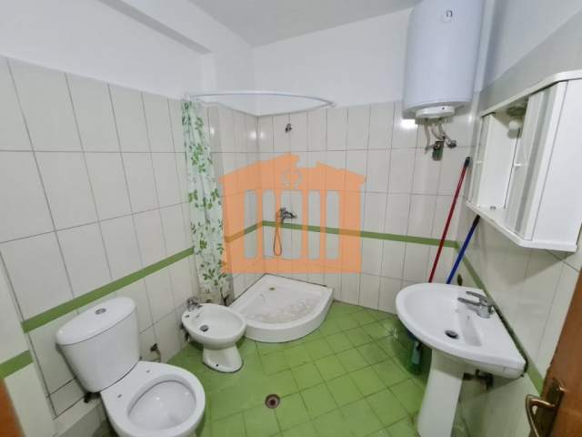 Durres, shitet apartament Kati 4, 80 m² 79.000 Euro (pallati i sportit)
