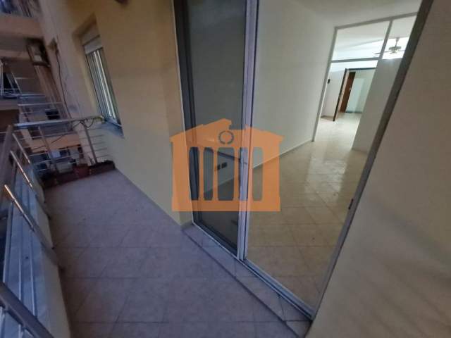 Durres, shitet apartament Kati 4, 80 m² 79.000 Euro (pallati i sportit)