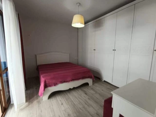 Tirane, jepet me qera apartament 1+1+BLK Kati 3, 60 m² (Ish Parku autobuzave (Nisharak), mbrapa Square 21)