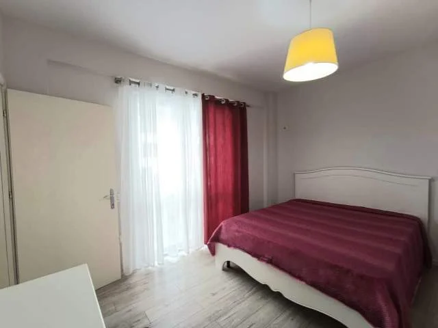 Tirane, jepet me qera apartament 1+1+BLK Kati 3, 60 m² (Ish Parku autobuzave (Nisharak), mbrapa Square 21)