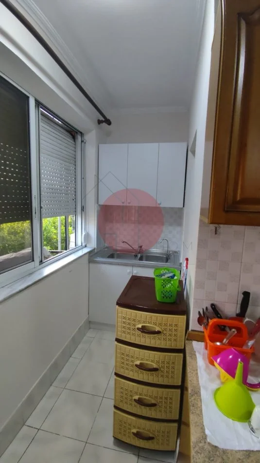 Tirane, jepet me qera apartament 2+1 Kati 5, 80 m² 400 € (Ali Demi)