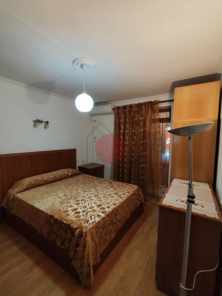 Tirane, jepet me qera apartament 2+1+Ballkon , 65 m² 600 € (Rruga mine peza)