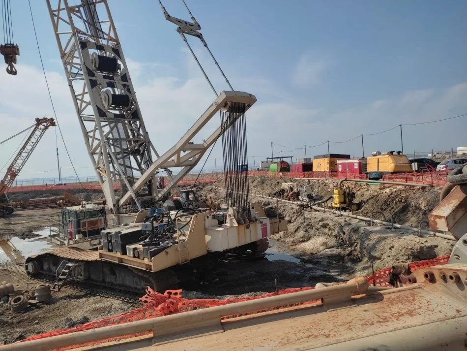 Shoqëria “VEGA Sh.p.k”, një ndër shoqëritë lider në menaxhimin e projekteve dhe në sektorin e shërbimeve Ofron per shitje : Vinc me zinxhir