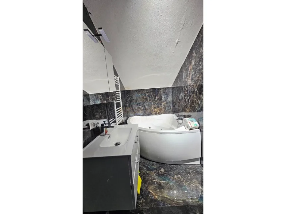 Durres, Shitet Vile 2 Katshe , 441 m² 700.000 € (PISHAT E BUTA , GOLEM)