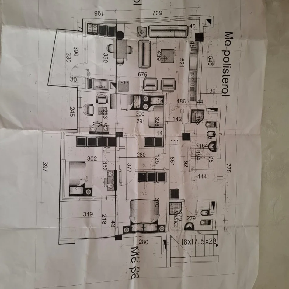 Tirane, jepet me qera apartament 3+1+Ballkon Kati 5, 120 m² 70.000 leke (Rr. Zoja Curre)