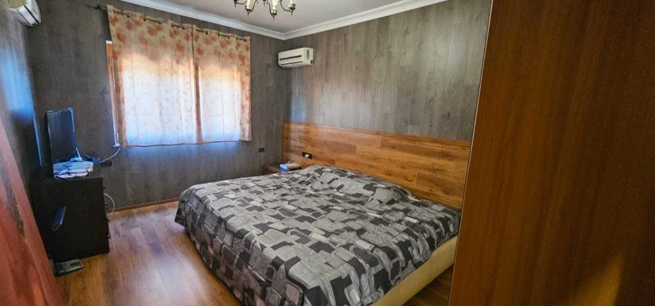 Tirane, jepet me qera apartament 4+1 Kati 11, 155 m² 1.500 € 