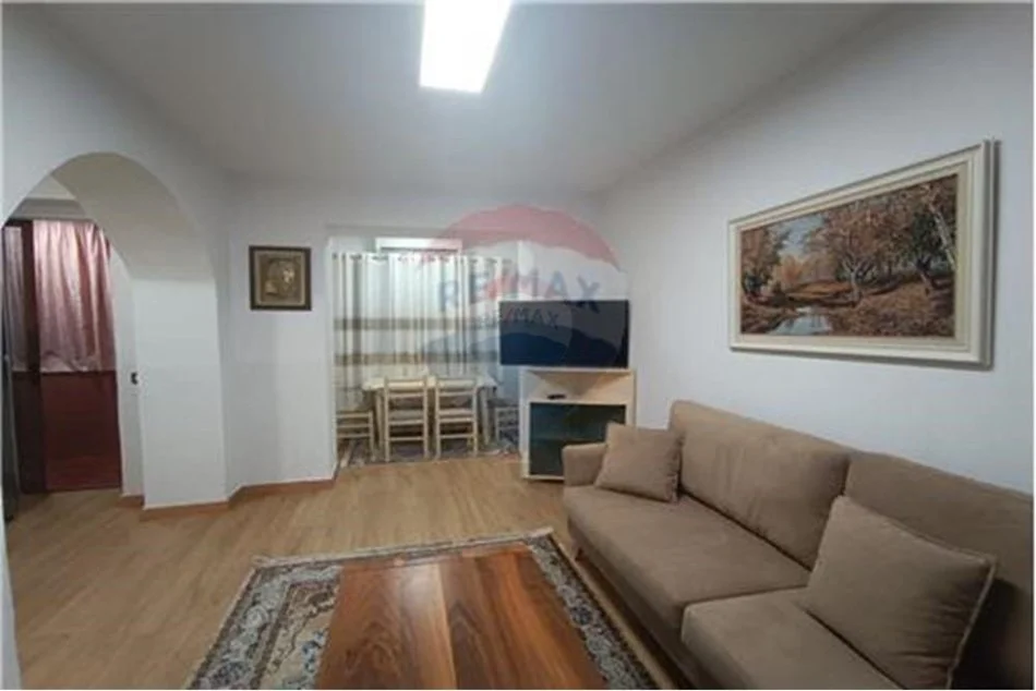 Tirane, jepet me qera apartament 1+1 Kati 2, 60 m² 450 € (Rruga e Dibres)