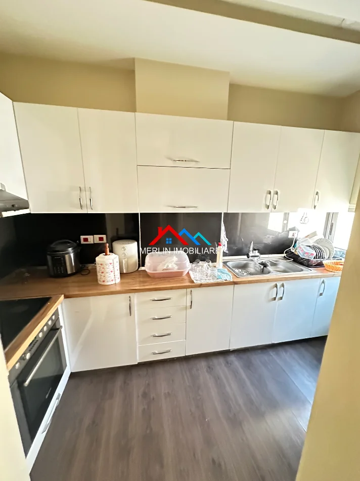 Tirane, shitet apartament 2+1+Ballkon Kati 6, 100 m² 140.000 € 