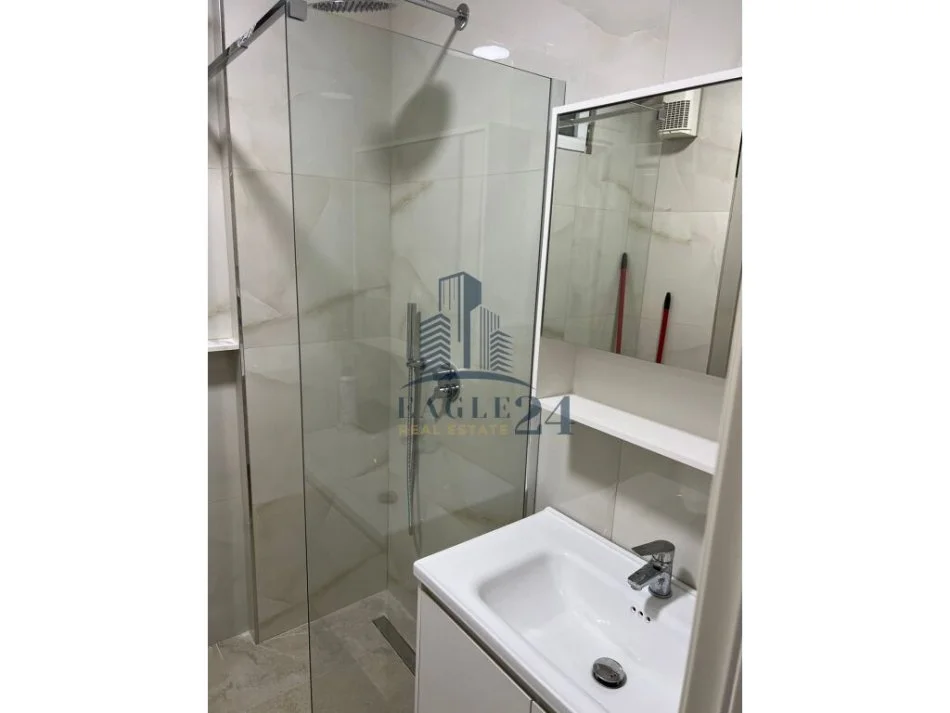 Tirane, jepet me qera apartament 2+1 Kati 2, 102 m² 800 € (KOMUNA E PARISIT)