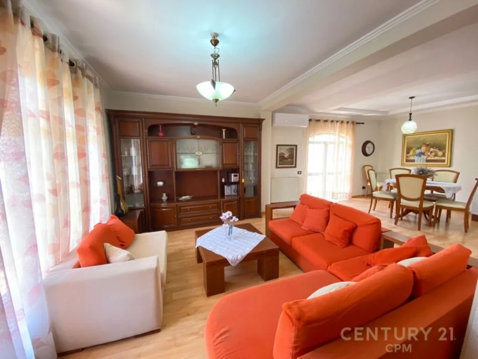 Tirane, jepet me qera apartament 3+1 Kati 3, 102 m² 600 € (PRANE SELVISE)