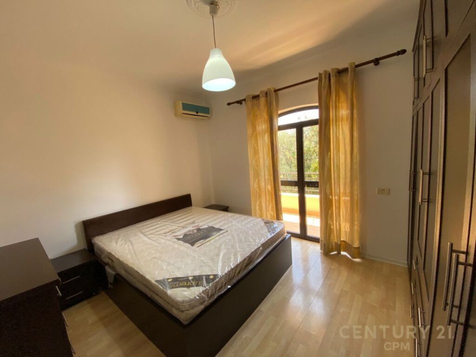 Tirane, jepet me qera apartament 3+1 Kati 3, 102 m² 600 € (PRANE SELVISE)