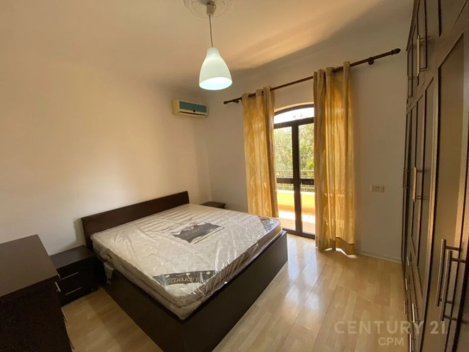 Tirane, jepet me qera apartament 3+1 Kati 3, 102 m² 600 € (PRANE SELVISE)