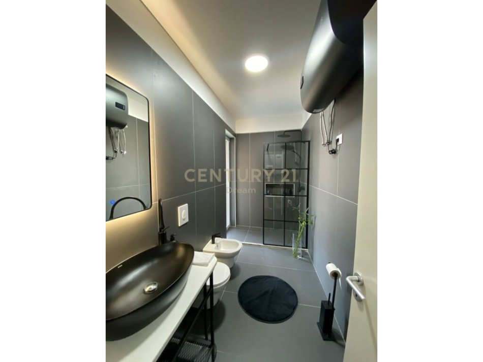 Tirane, jepet me qera apartament 1+1 Kati 1, 65 m² 500 € (Ish Profarma)