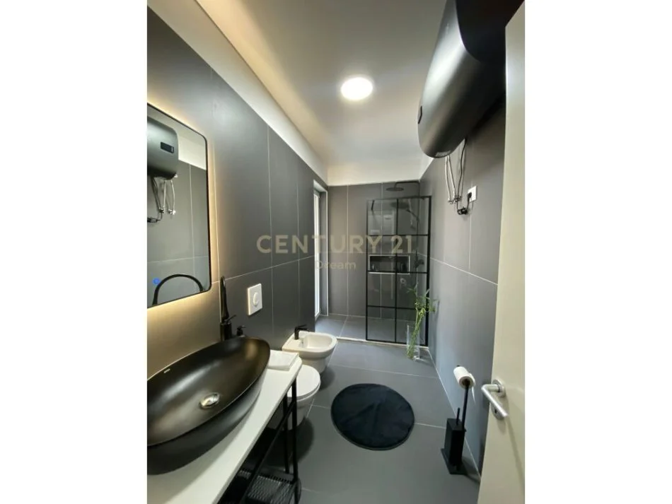 Tirane, jepet me qera apartament 1+1 Kati 1, 65 m² 500 € (Ish Profarma)