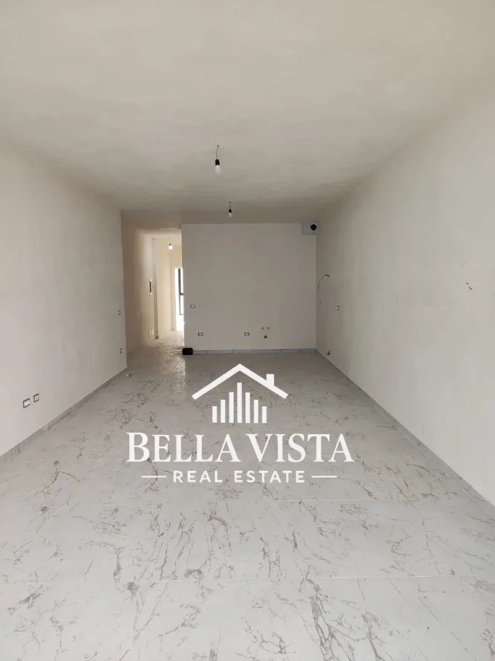 Vlore, shitet apartament 2+1 Kati 3, 135 m² 1800€ m² (Vlore - Skele)