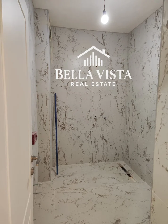 Vlore, shitet apartament 2+1 Kati 3, 135 m² 1800€ m² (Vlore - Skele)