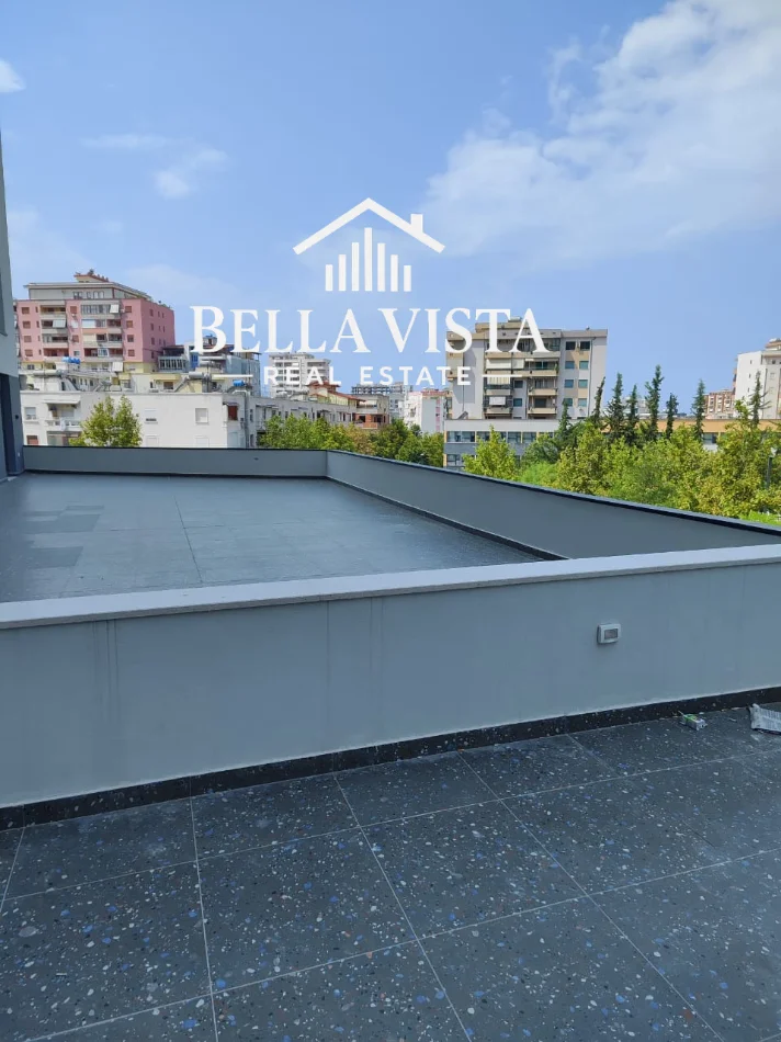 Vlore, shitet apartament 2+1 Kati 3, 135 m² 1800€ m² (Vlore - Skele)