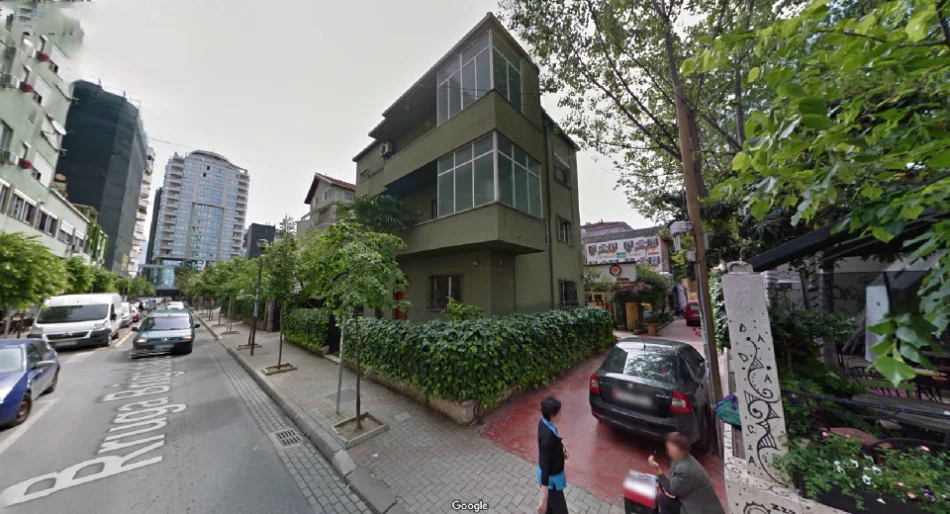 Tirane, jepet me qera dyqan Kati 1, 54 m² 800 € (Brigada 8)