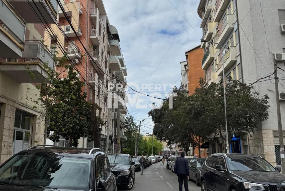 Tirane, shitet apartament 1+1 Kati 4, 74 m² 163.000 € (Rruga Mine Peza)