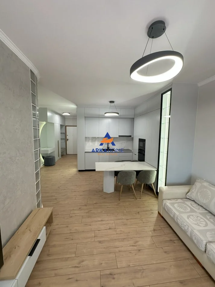 Tirane, jepet me qera apartament 2+1+Ballkon Kati 2, 107 m² 1.000 € (DON BOSKO)