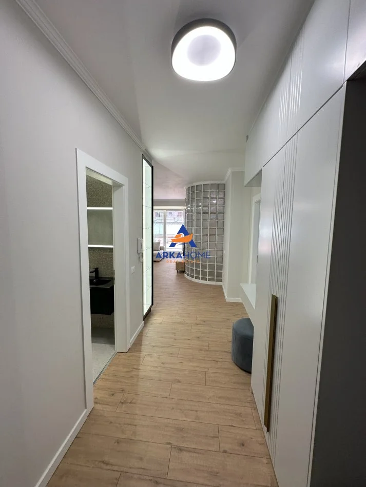 Tirane, jepet me qera apartament 2+1+Ballkon Kati 2, 107 m² 1.000 € (DON BOSKO)