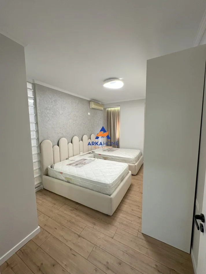 Tirane, jepet me qera apartament 2+1+Ballkon Kati 2, 107 m² 1.000 € (DON BOSKO)