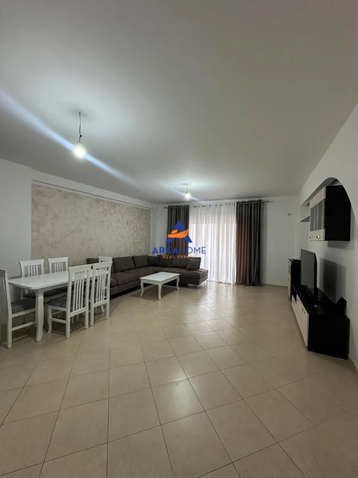 Tirane, jepet me qera apartament 3+1+Ballkon Kati 2, 140 m² 1.000 € 