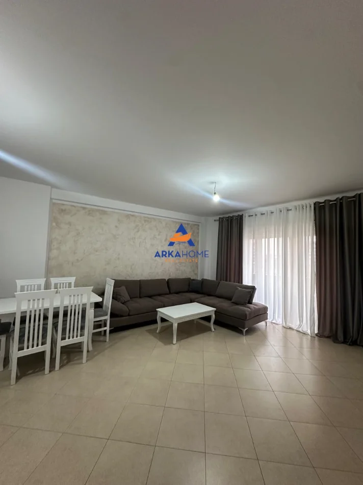 Tirane, jepet me qera apartament 3+1+Ballkon Kati 2, 140 m² 1.000 € 