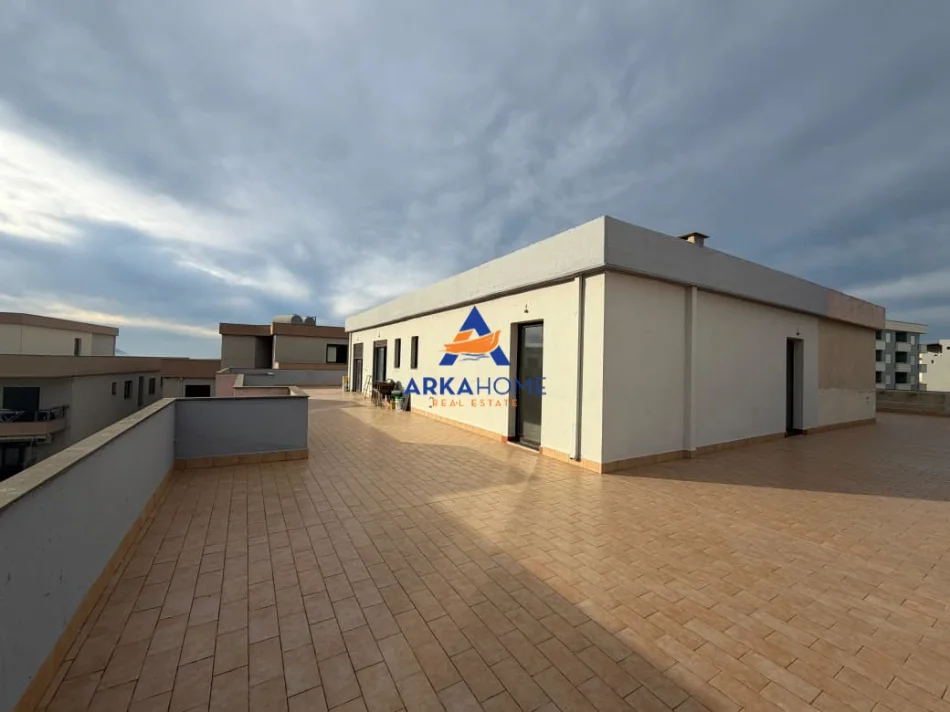Vlore, shitet apartament+verande | Penthouse 2+1 Kati 10, 106 m² 199.999 € (VLORE)