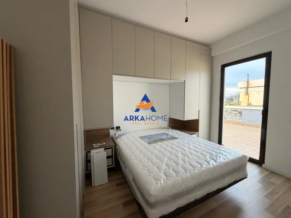 Vlore, shitet apartament+verande | Penthouse 2+1 Kati 10, 106 m² 199.999 € (VLORE)