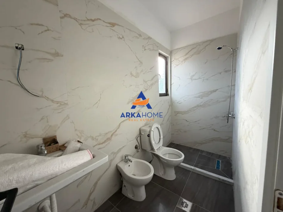 Vlore, shitet apartament+verande | Penthouse 2+1 Kati 10, 106 m² 199.999 € (VLORE)