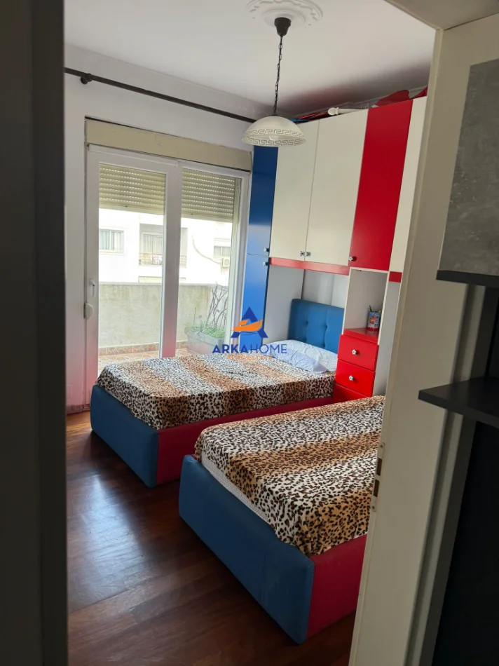 Tirane, shitet apartament 2+1+Ballkon Kati 5, 103 m² 160.000 € 