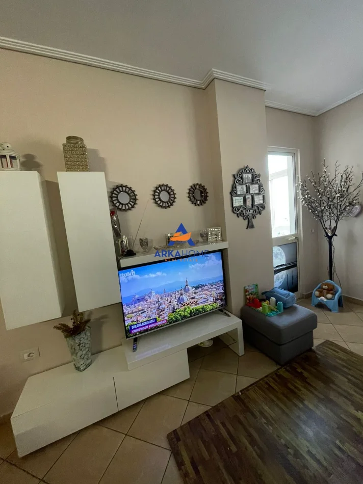 Tirane, shitet apartament 2+1+Ballkon Kati 6, 103 m² 255.000 €