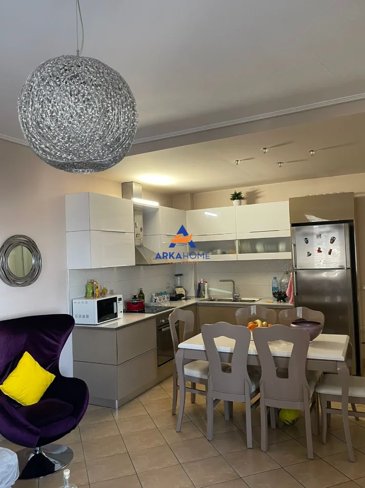 Tirane, shitet apartament 2+1+Ballkon Kati 6, 103 m² 255.000 €