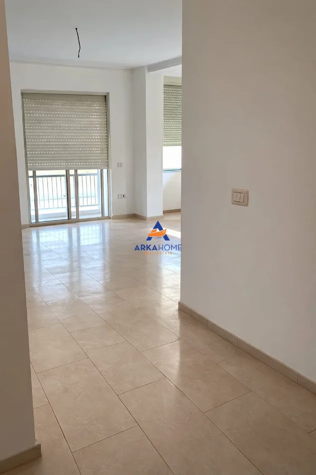 Tirane, jepet me qera apartament 2+1+Ballkon Kati 3, 125 m² 523 € 