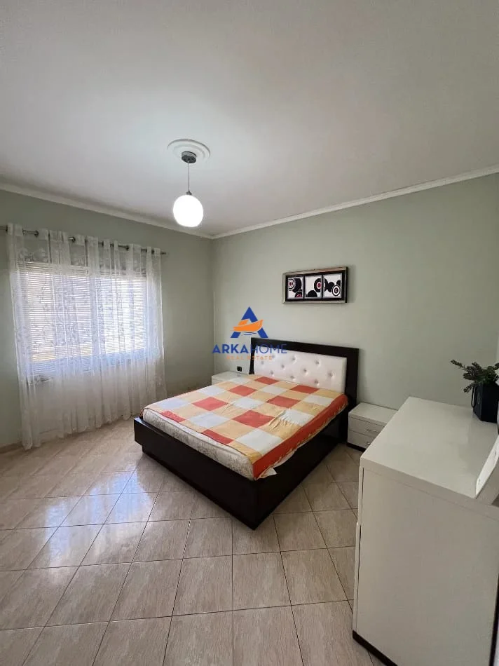 Tirane, jepet me qera apartament 2+1+Ballkon Kati 3, 100 m² 400 € 