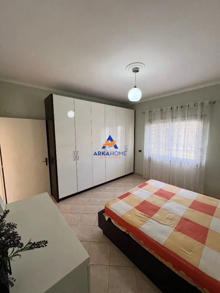 Tirane, jepet me qera apartament 2+1+Ballkon Kati 3, 100 m² 400 € 
