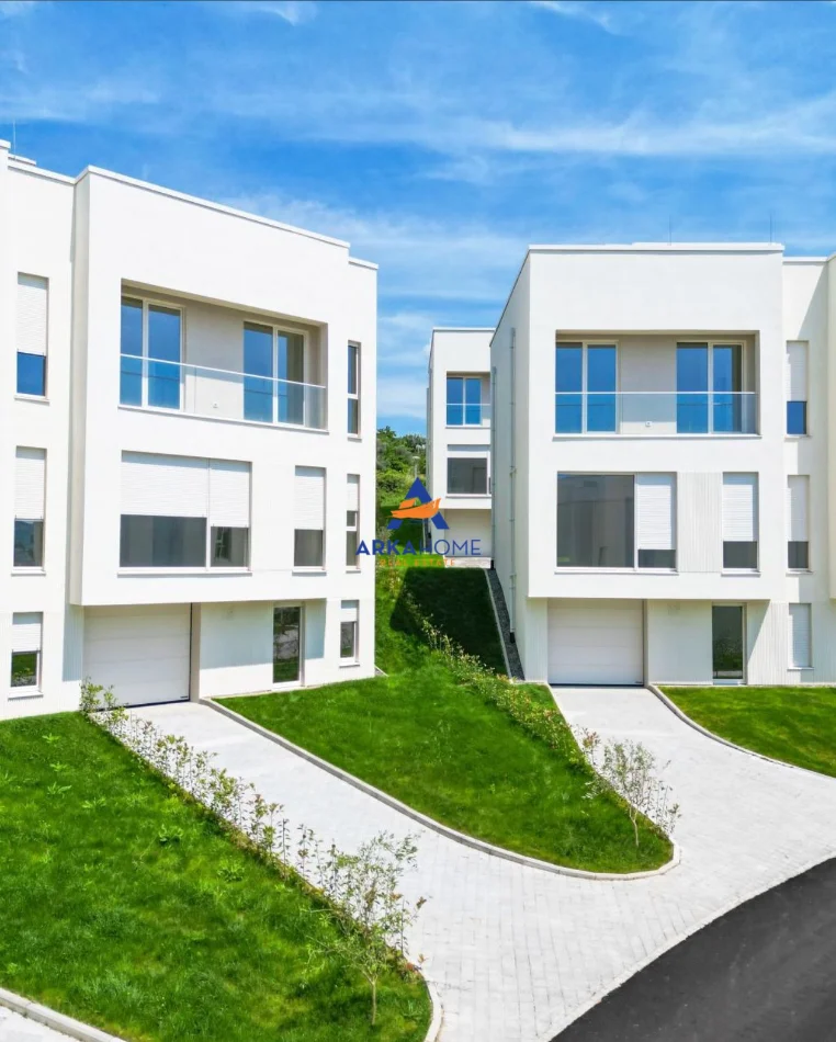 Tirane, jepet me qera Vile 3 Katshe Kati 3, 196 m² 2.612 € 