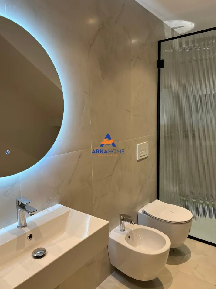 Tirane, jepet me qera Vile 3 Katshe Kati 3, 196 m² 2.612 € 