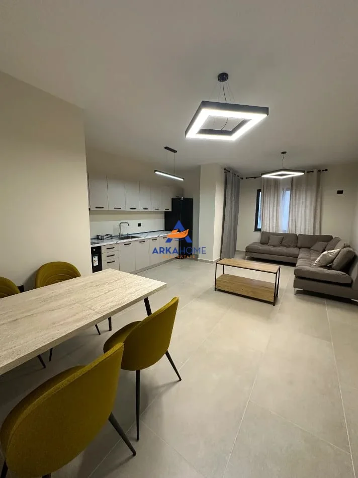 Tirane, jepet me qera apartament 2+1+Ballkon Kati 2, 100 m² 783 € 