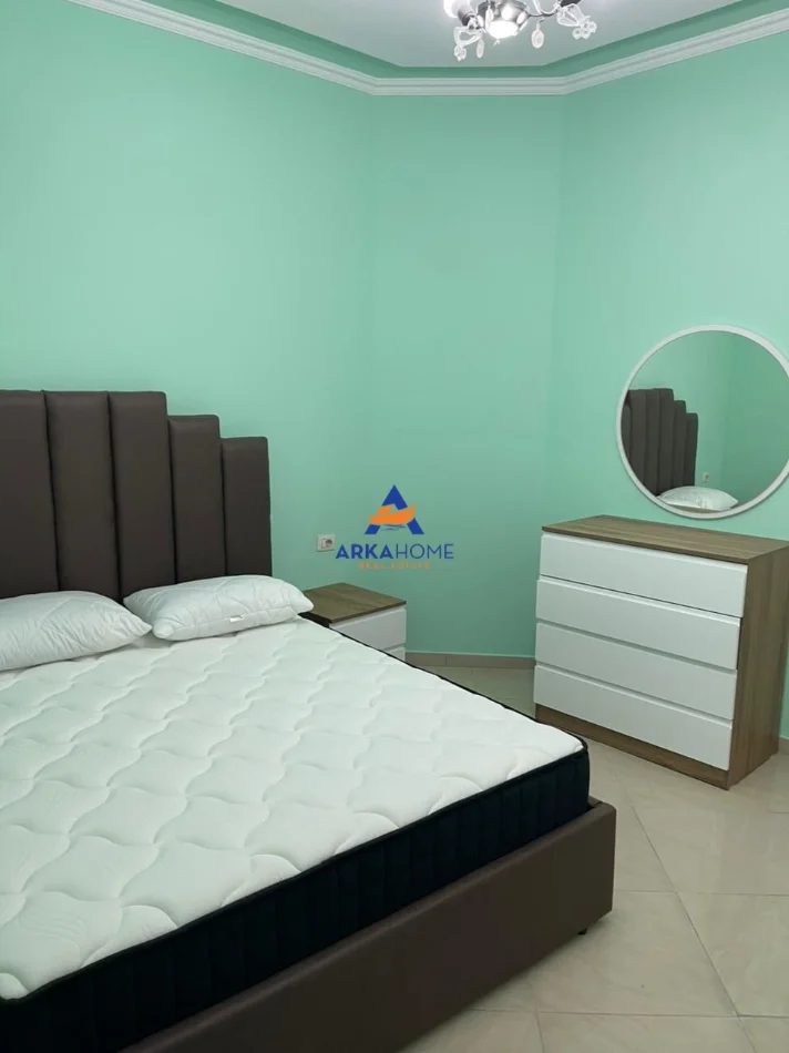 Tirane, jepet me qera apartament 1+1+Ballkon Kati 1, 80 m² 626 € 