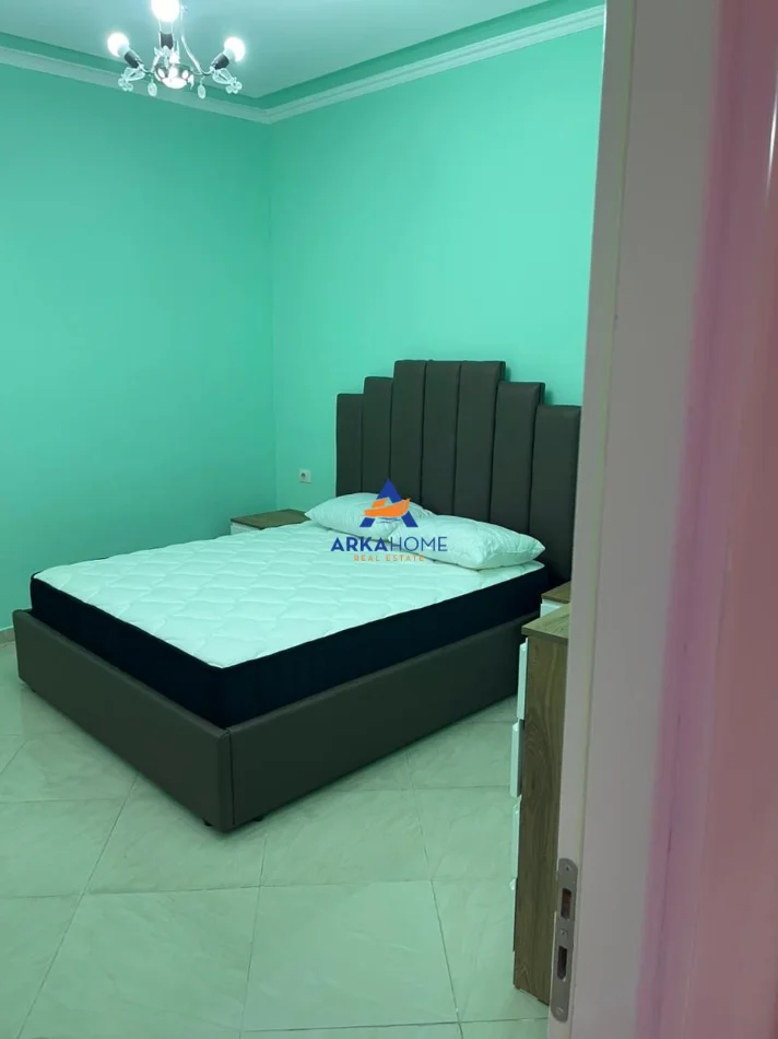 Tirane, jepet me qera apartament 1+1+Ballkon Kati 1, 80 m² 626 € 